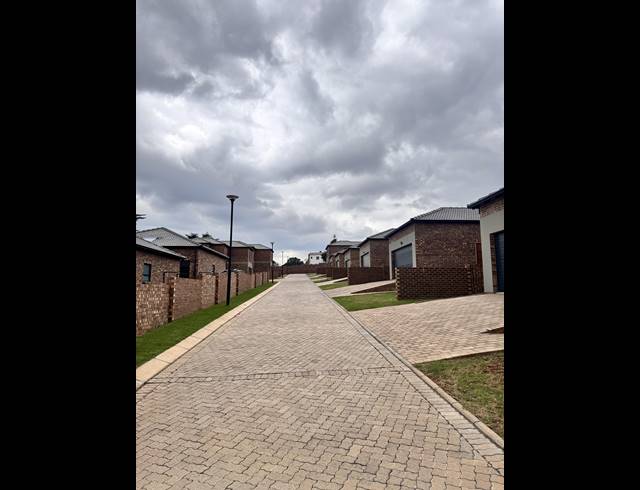 3 BEDROOM FREESTANDING FOR SALE IN DIE HEUWEL